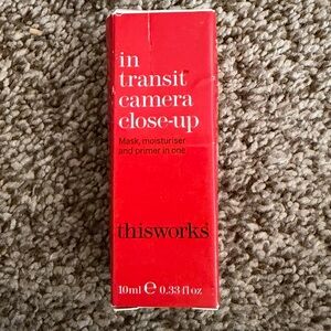 This Works In Transit Camera Close-Up Primer - Red